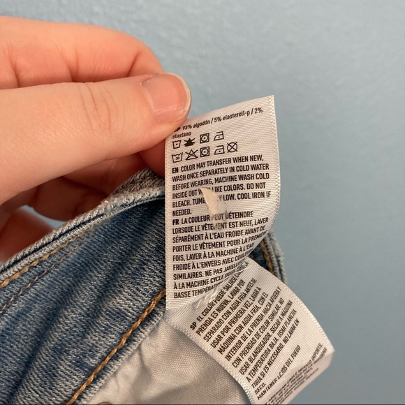 American Eagle Button Denim Circle Mini Skirt - Size 2 - Light Wash - Picture 10 of 13